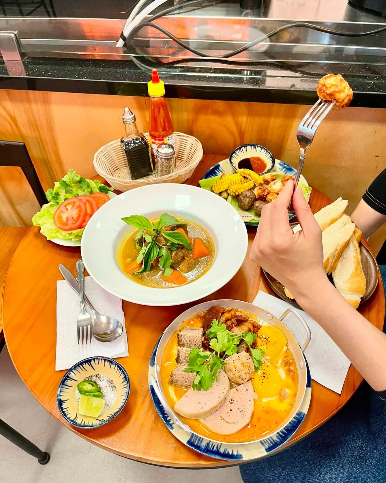 Bon Bon's Café