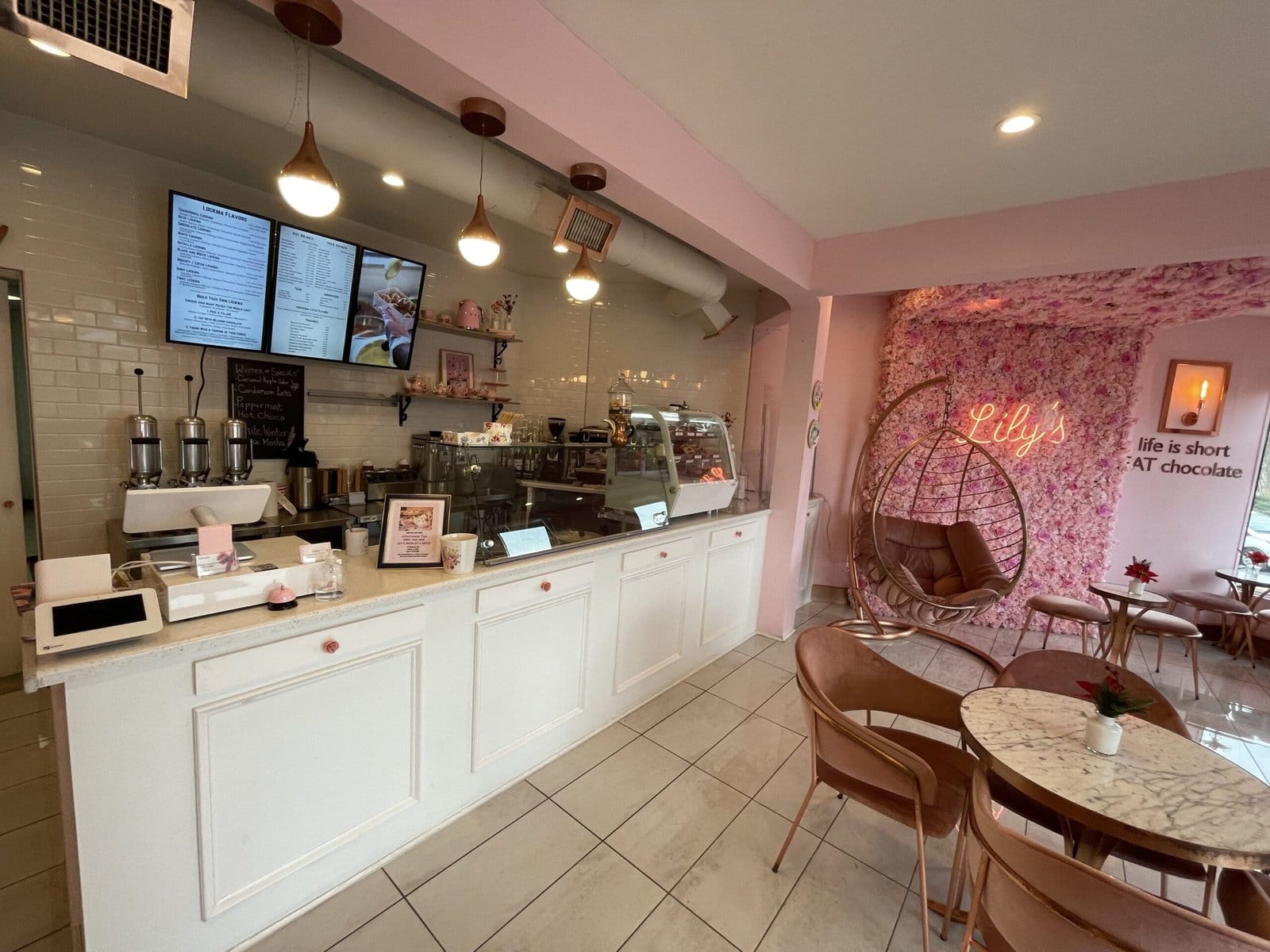 Lily's Chocolate & Coffee photo 3