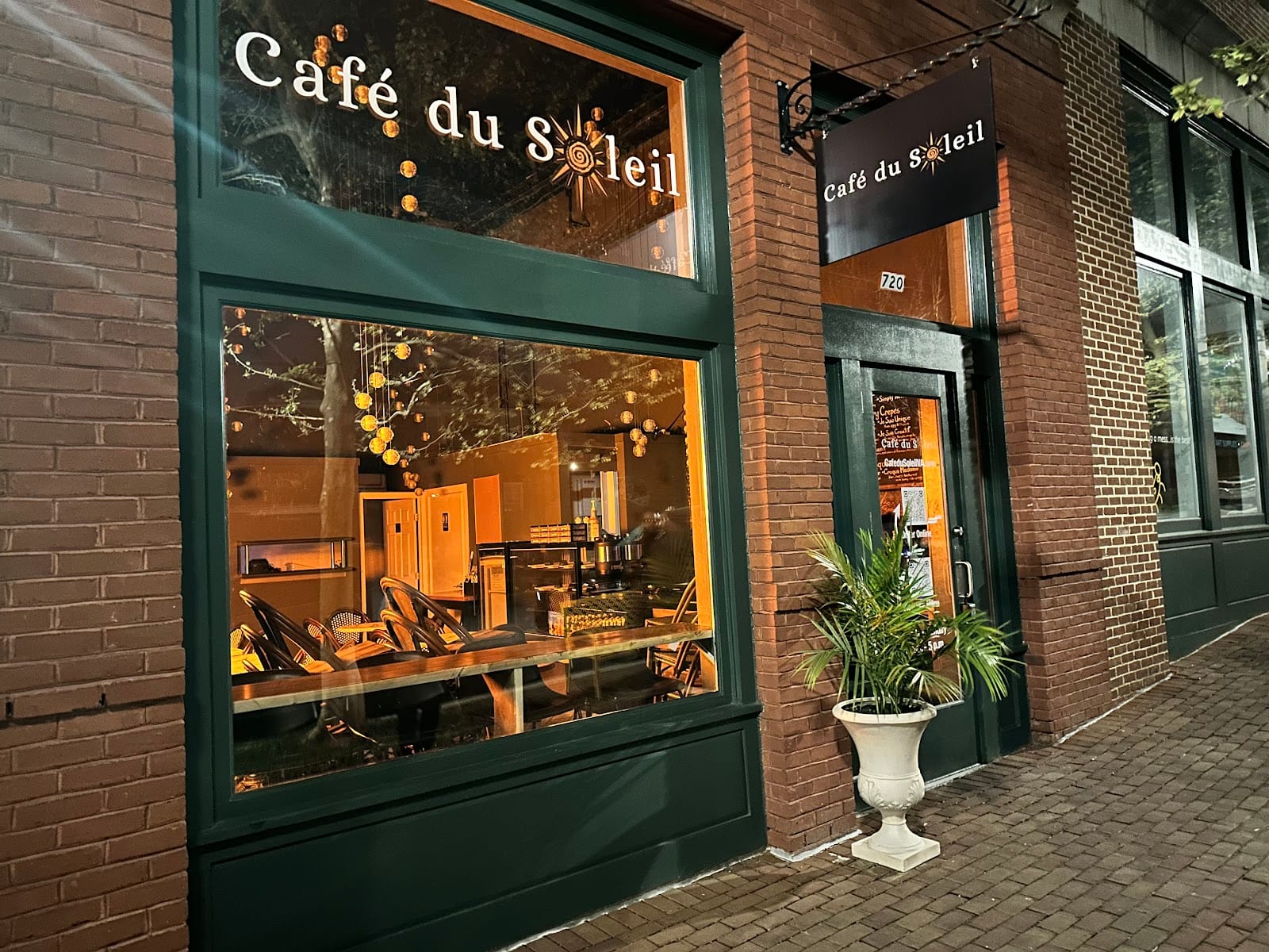 Cafe du Soleil