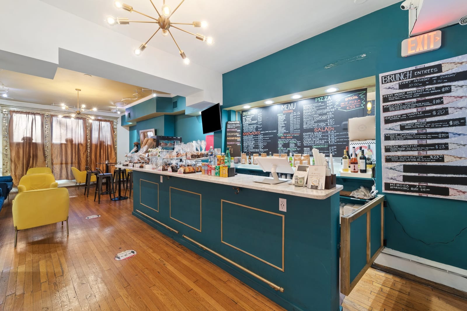 Petit Monde Cafe photo 4