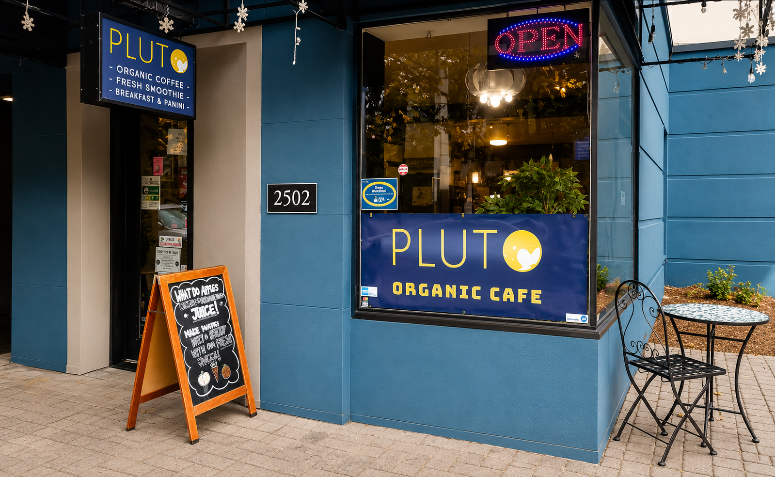 Pluto Organic Cafe photo 4