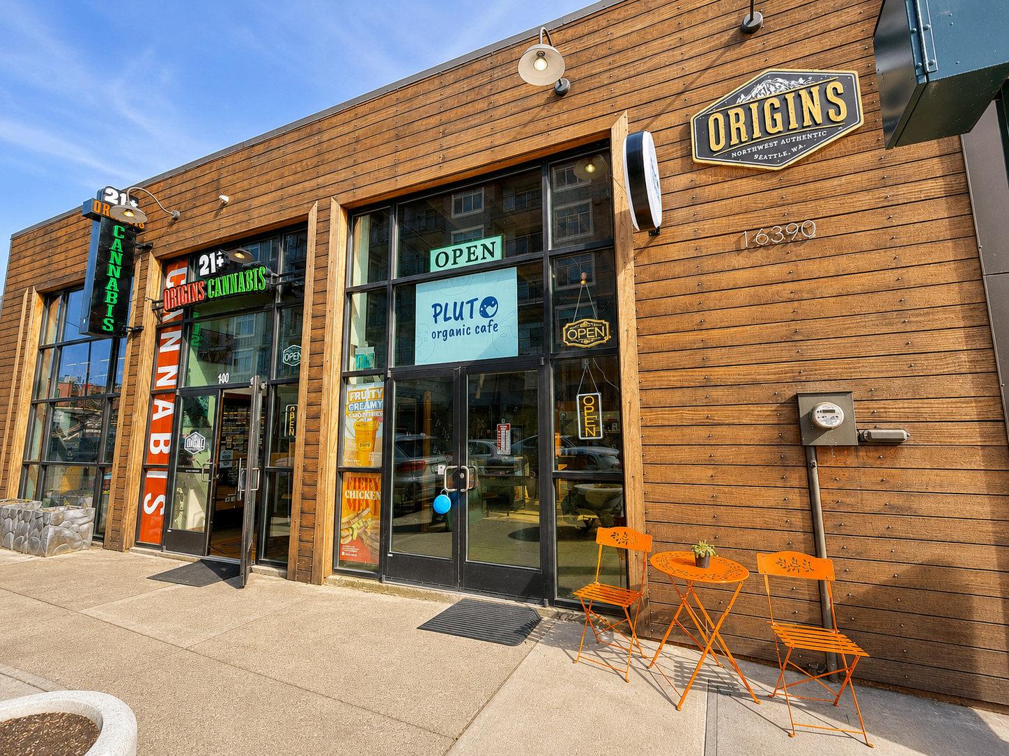 Pluto Organic Cafe photo 3