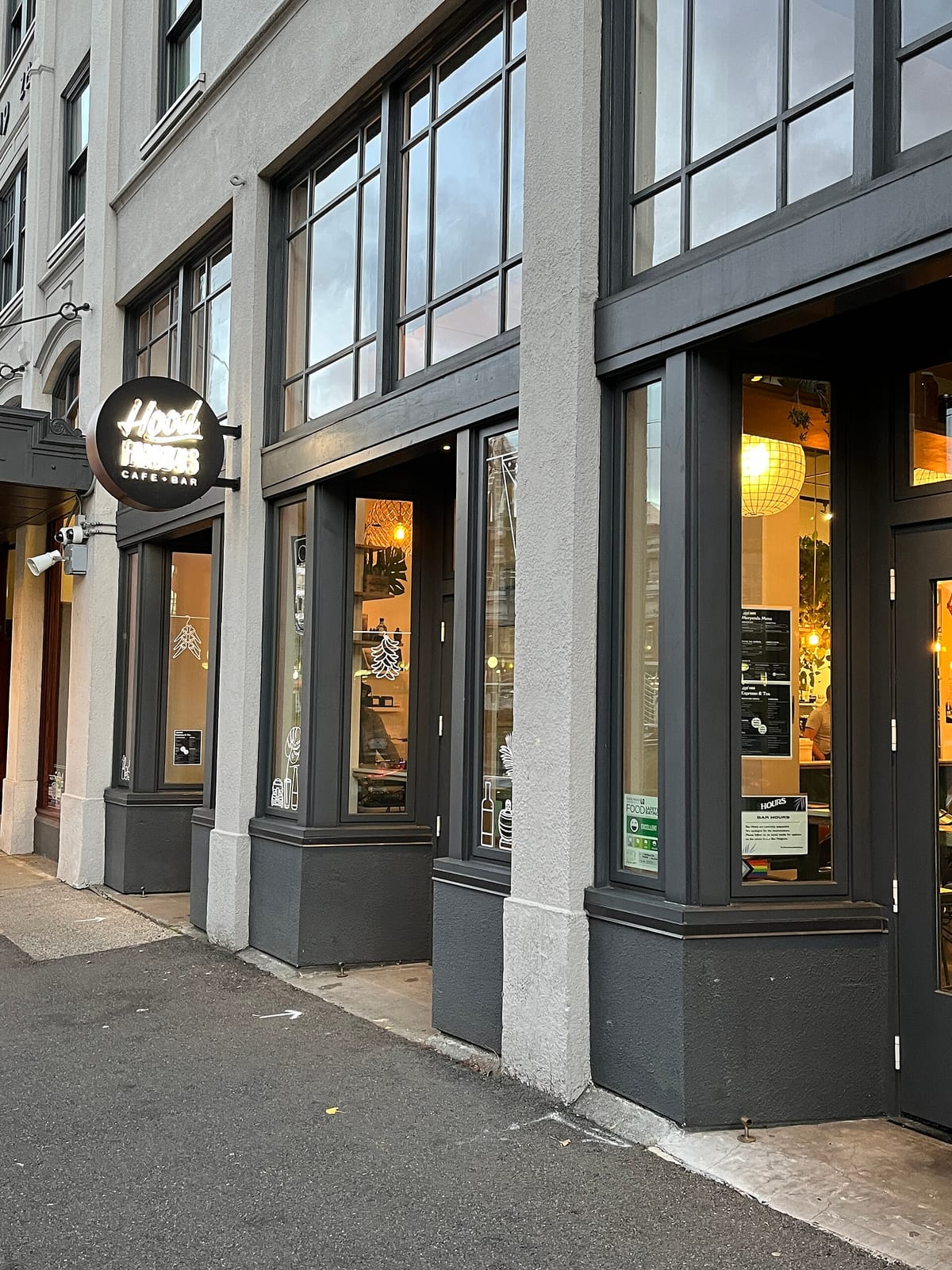 Hood Famous Cafe and Bar photo 4