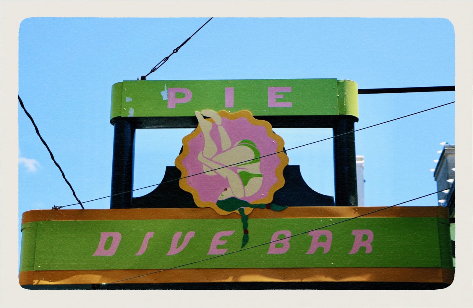 Pie Dive Bar photo 4