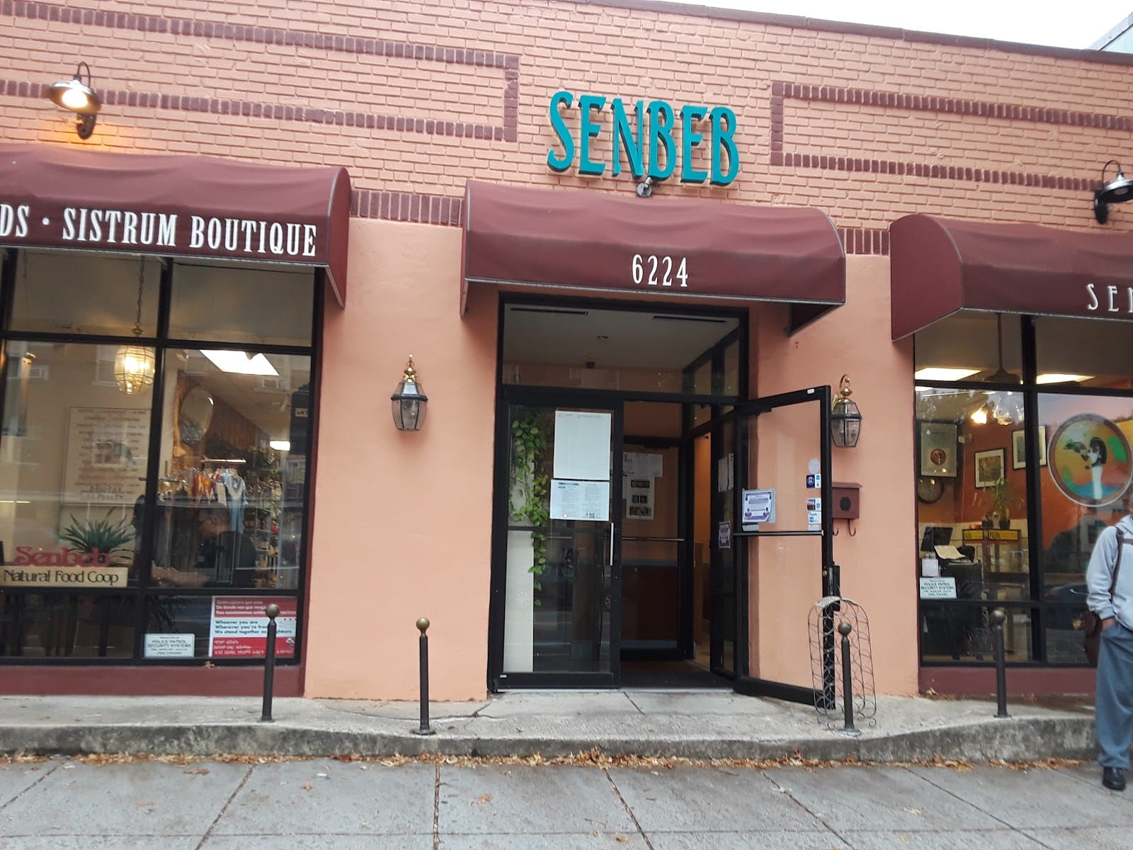 Senbeb Café