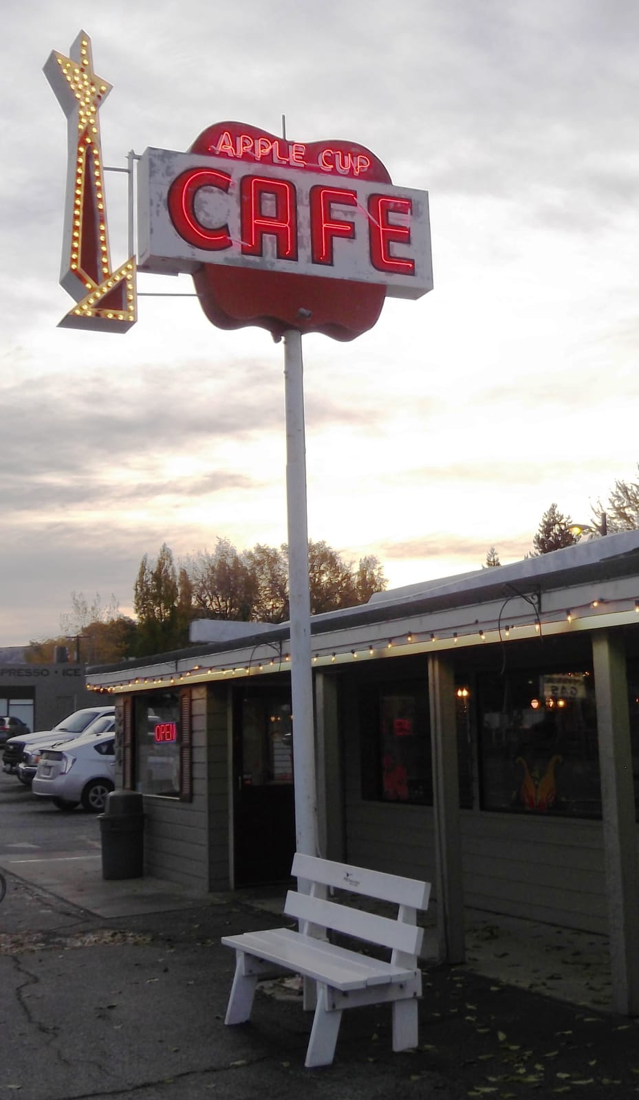 Apple Cup Cafe