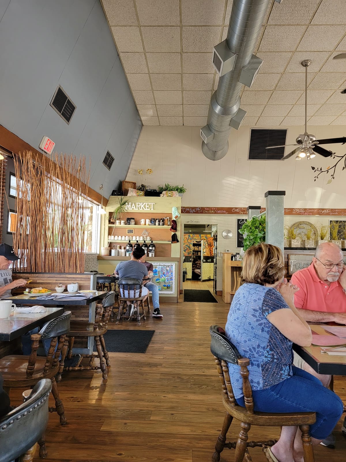Pilora's Cafe
