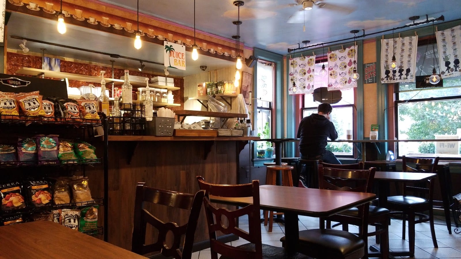 Jolt 'N Bolt Coffee & Teahouse