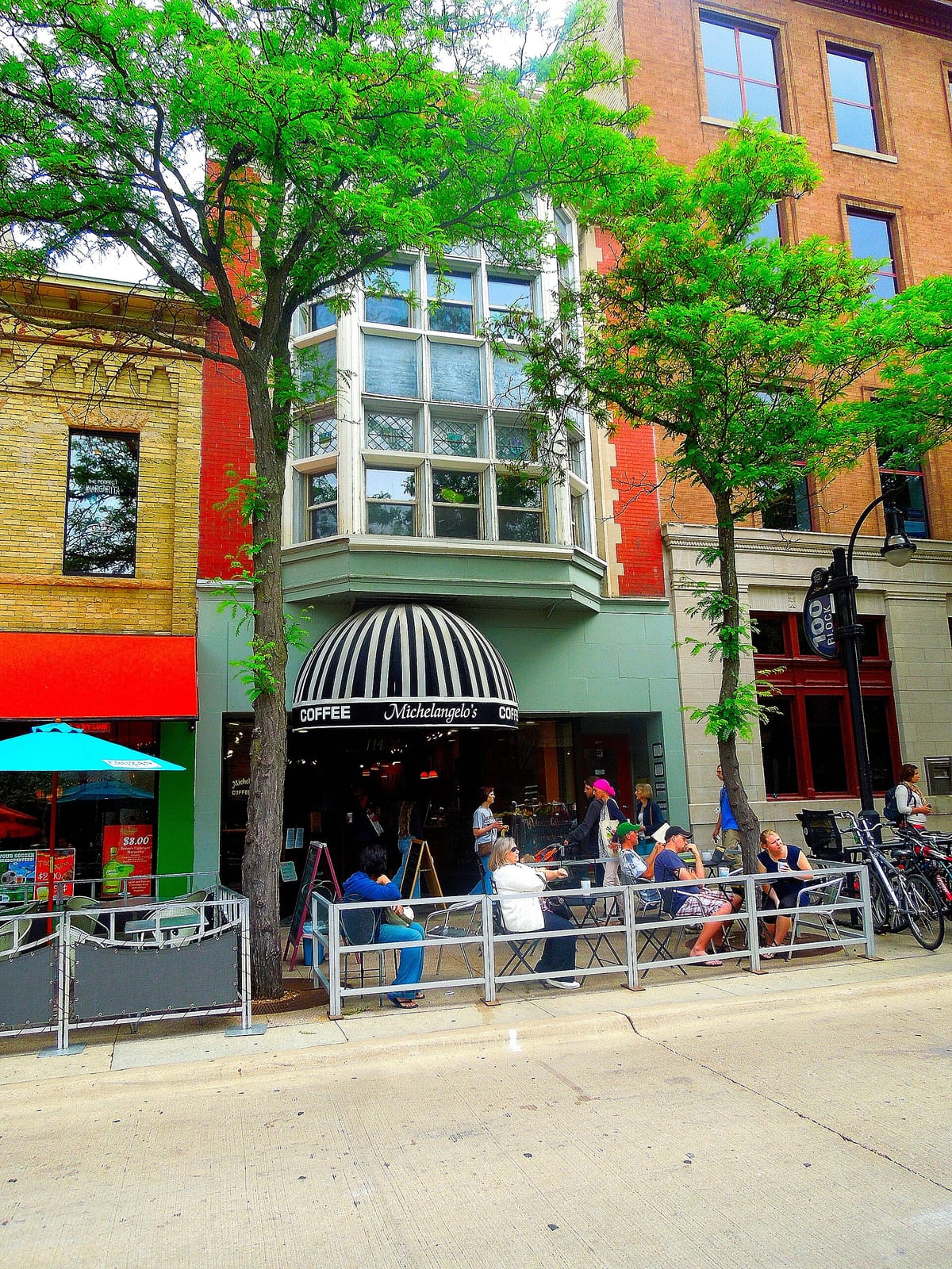 High Crowd Cafe photo 2