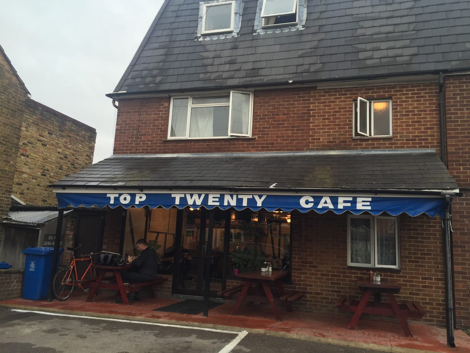 Top Twenty Cafe