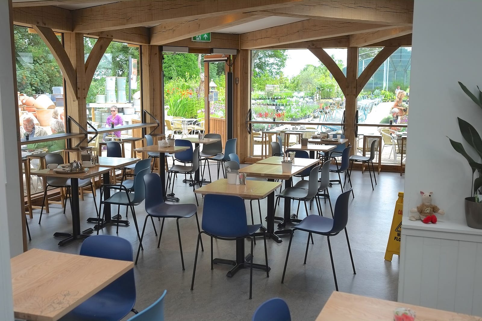 Riverside garden centre cafe photo 3