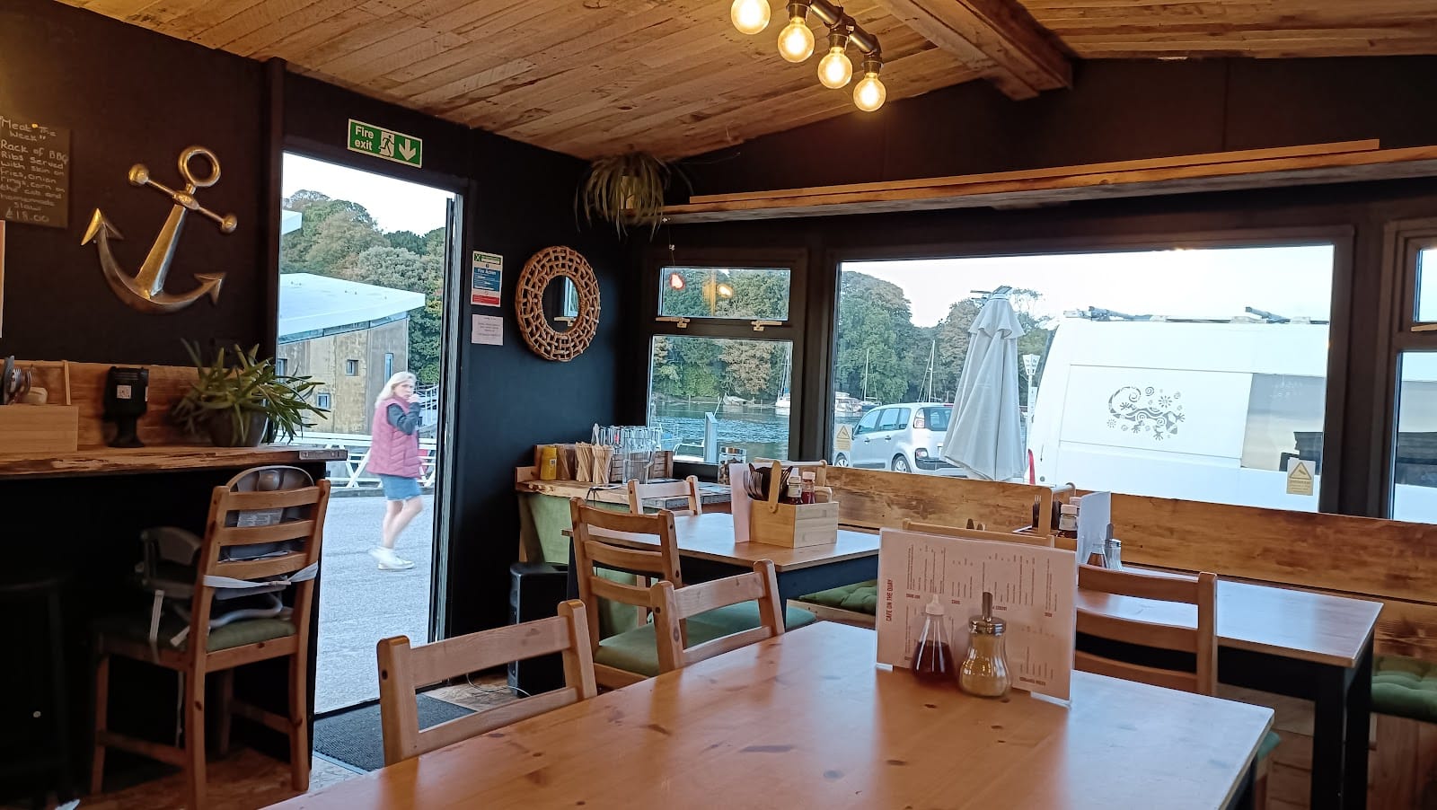 Cafe on the Quay