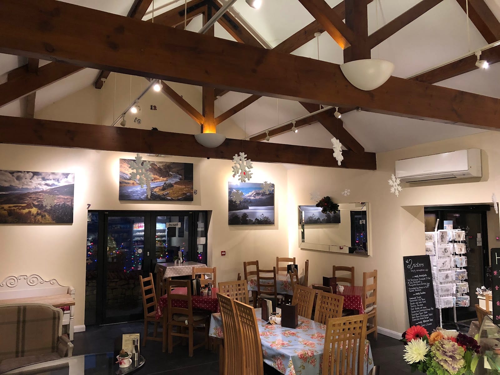 The 2 Sisters Café
