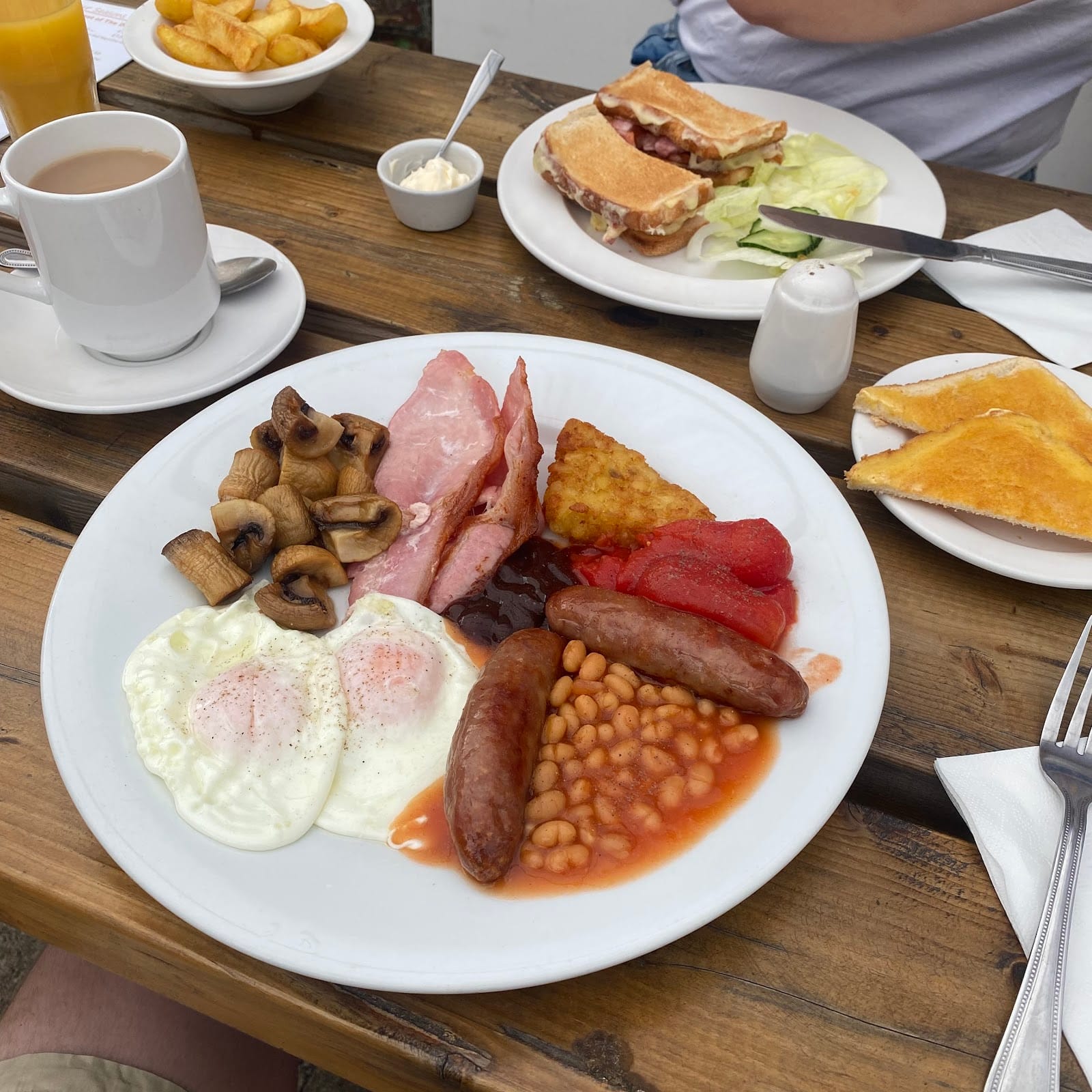 Four Seasons Cafe