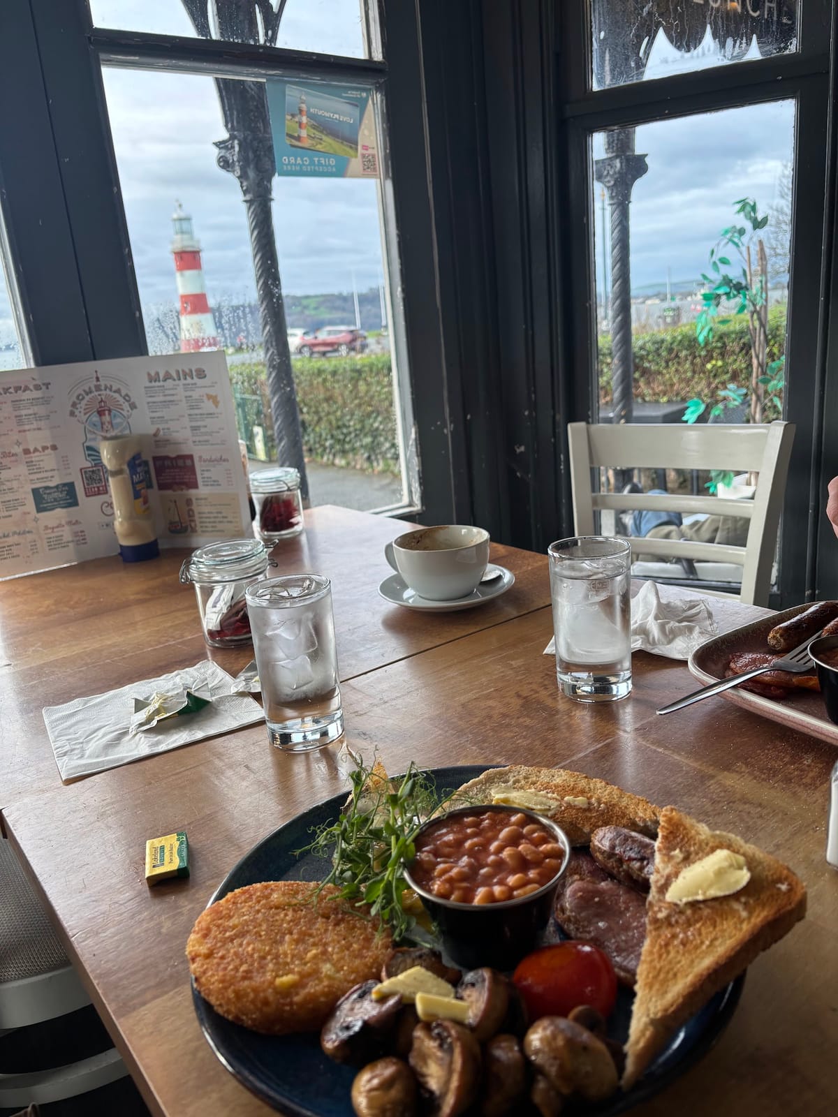 The Promenade Cafe Bar
