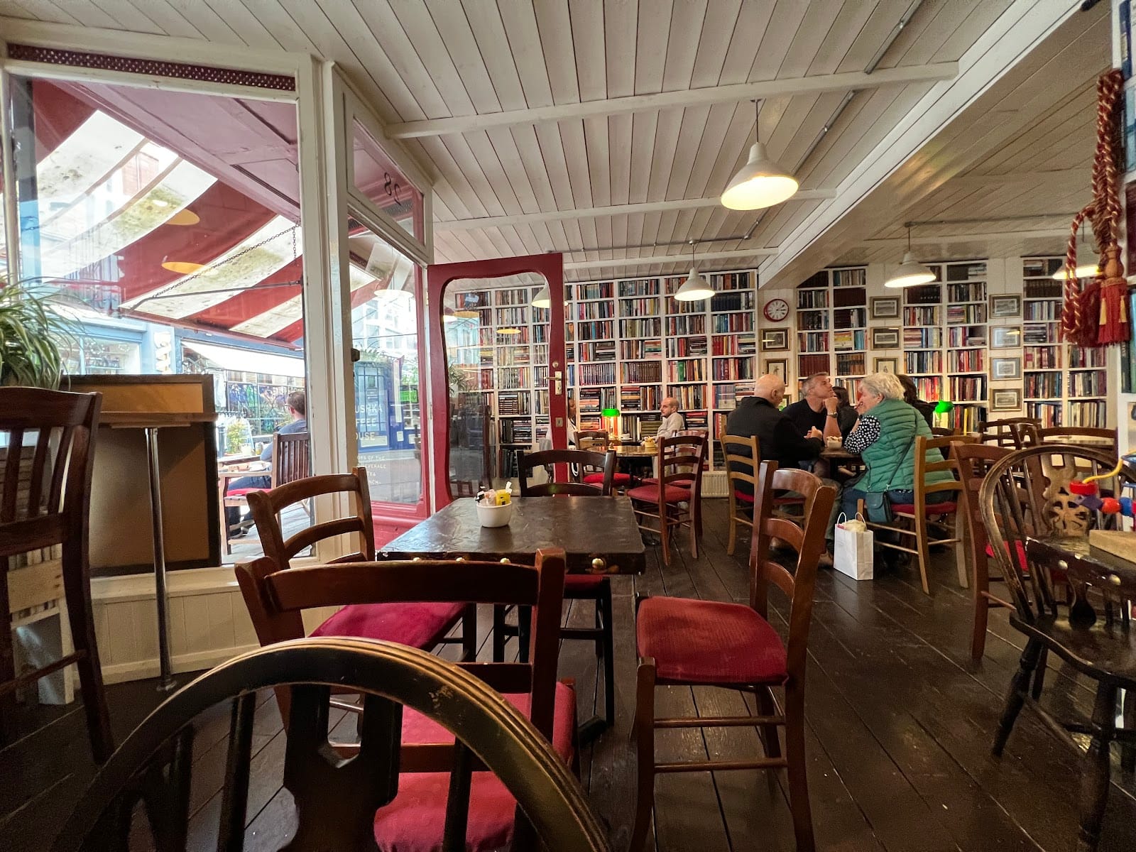 Hanushka Coffee House