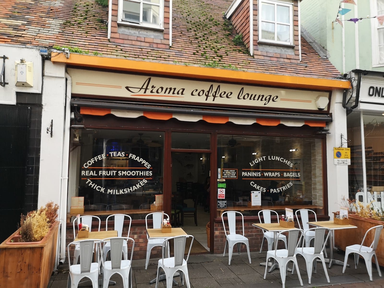 Aroma Coffee Lounge