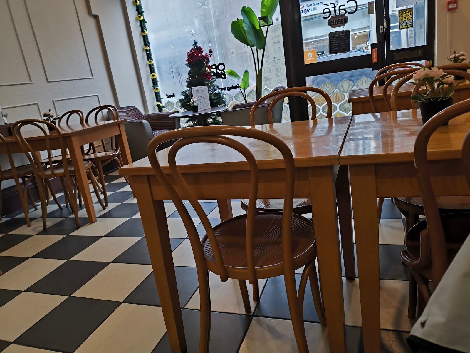 Cafe~inn