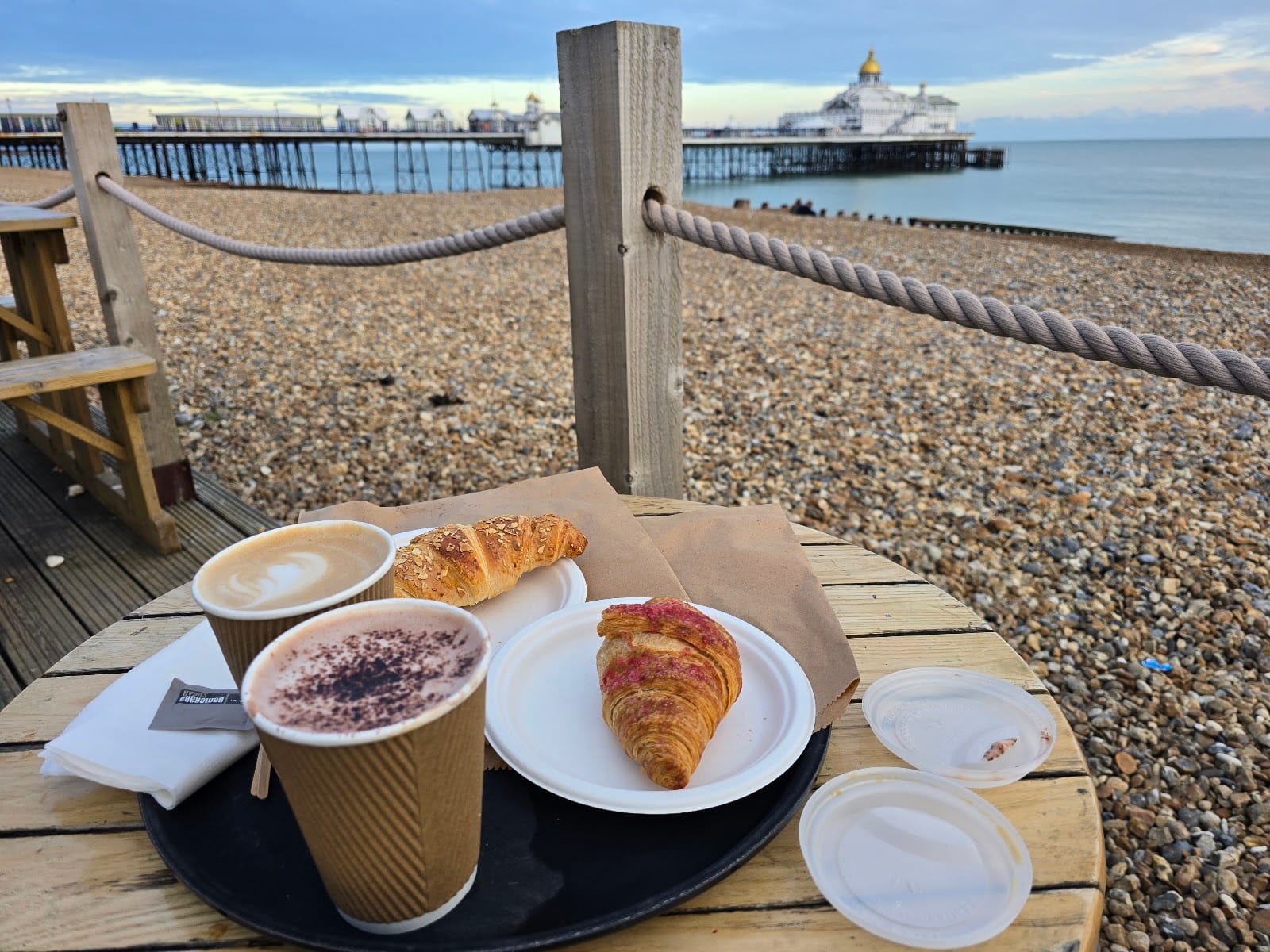 the beach cafe