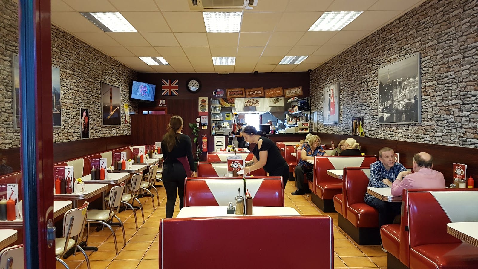 Cosy Cafe
