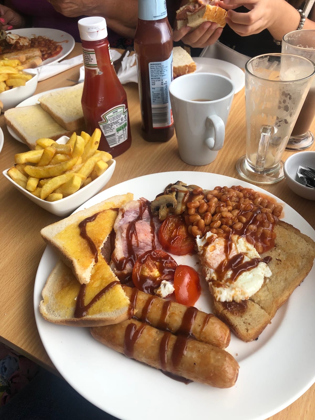 Mad Hatters Café