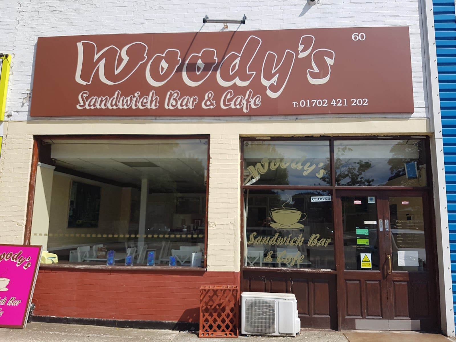 Woody's Cafe