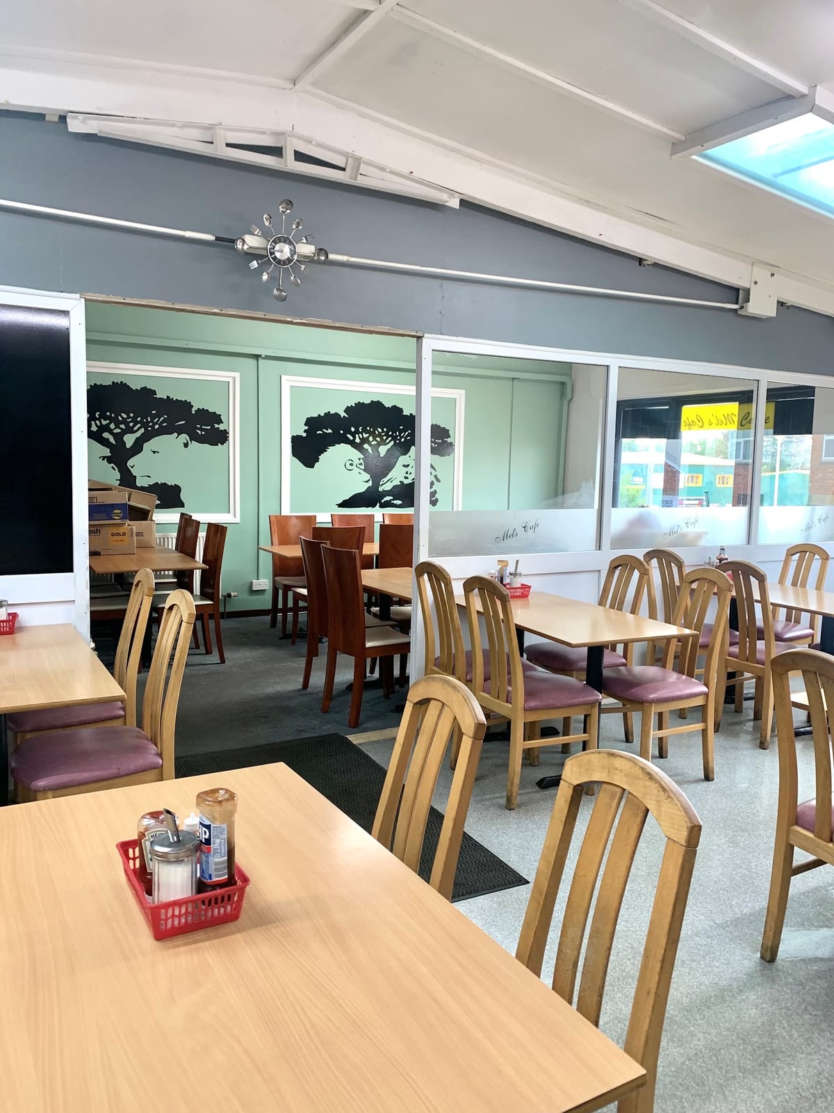 Mel's Café