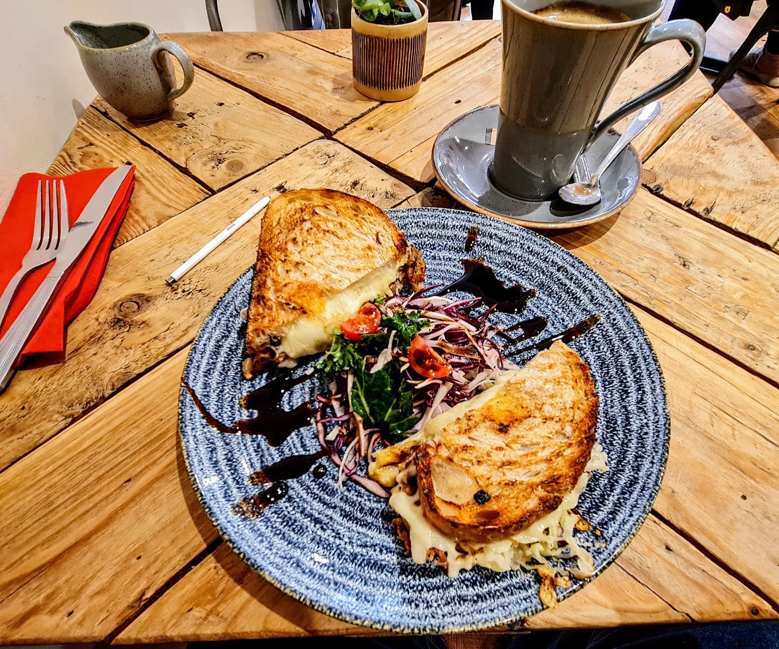 Laco Cafe & Bistro