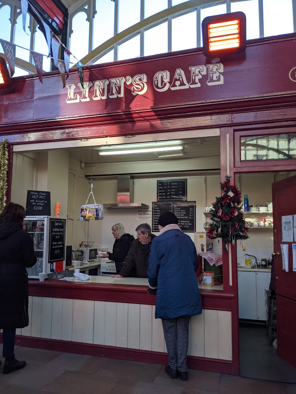 Lynn's Cafe