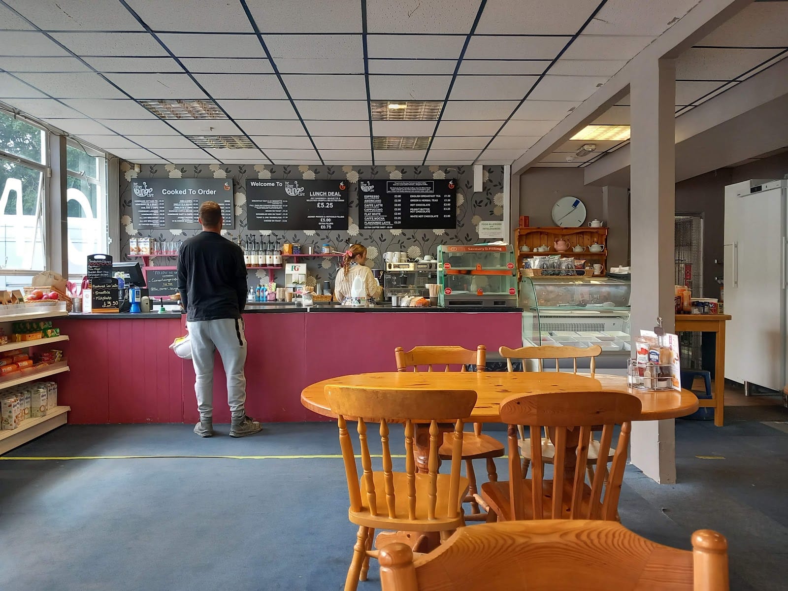 The Corner Lounge Cafe