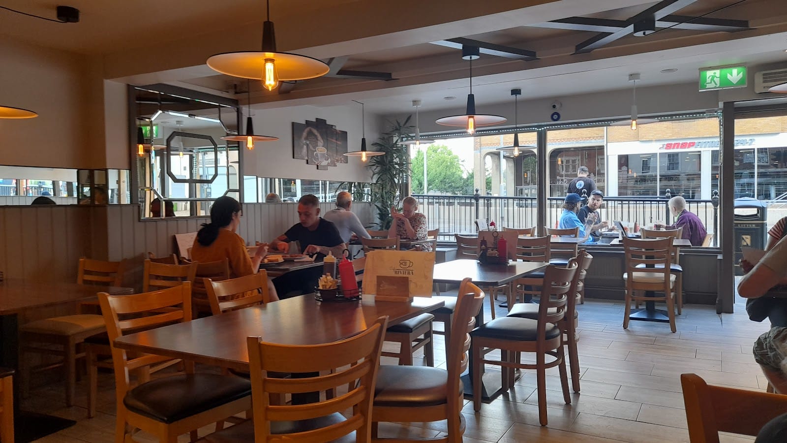 Cafe Riviera