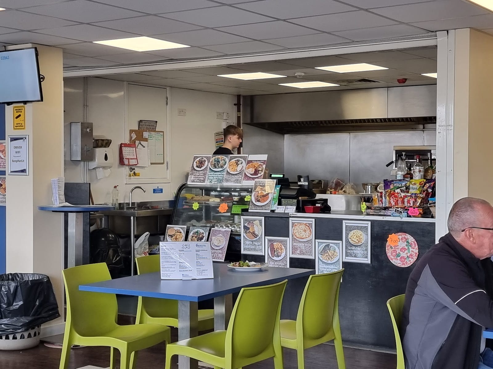 Motis Café Bar