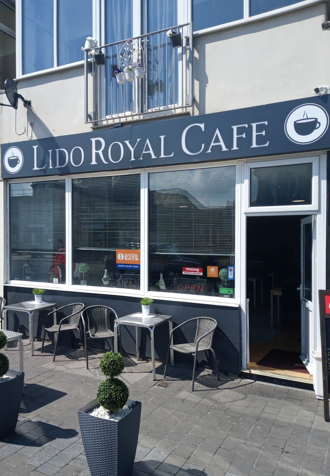 Lido Royal Cafe