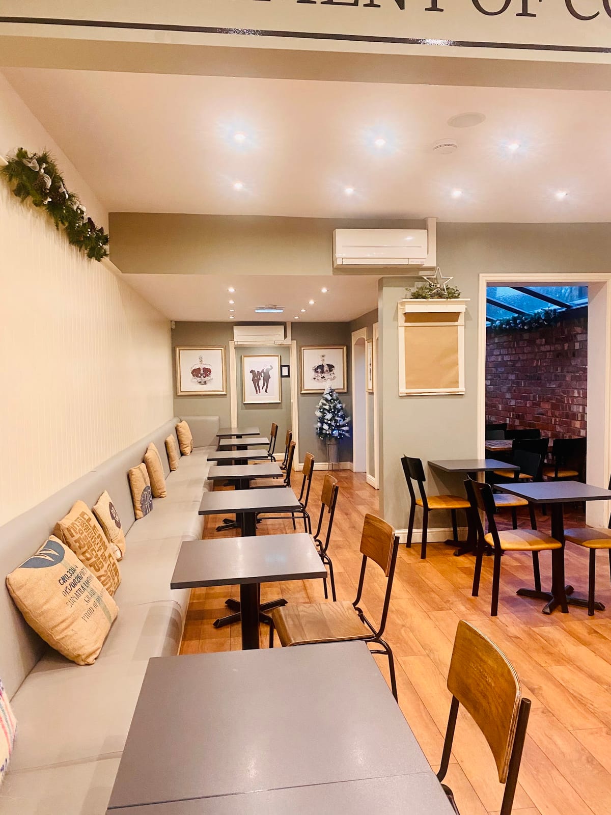 No. 15 Café House