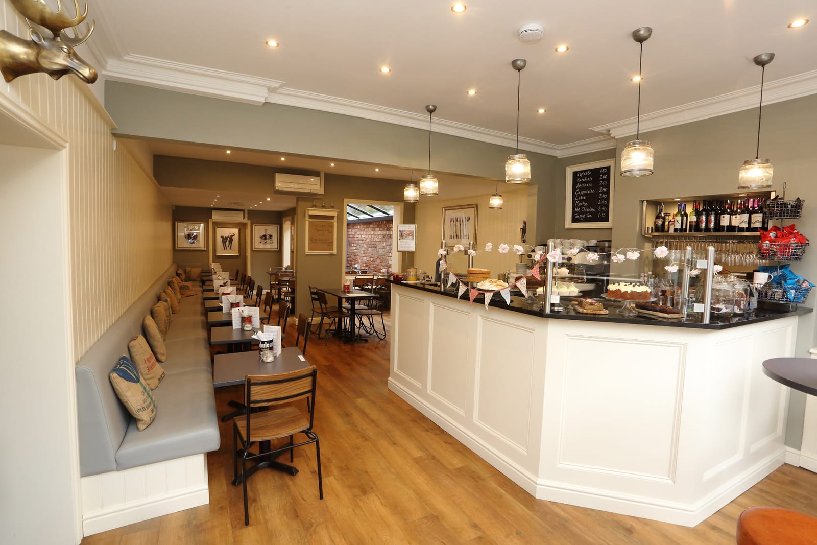 No. 15 Café House photo 2
