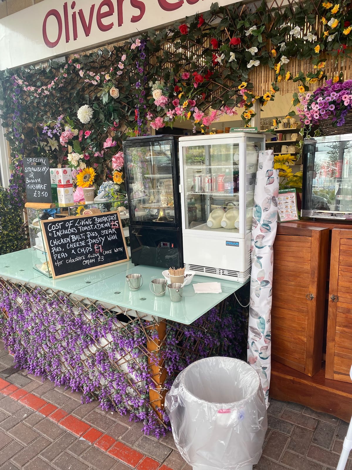 Oliver's Cafe