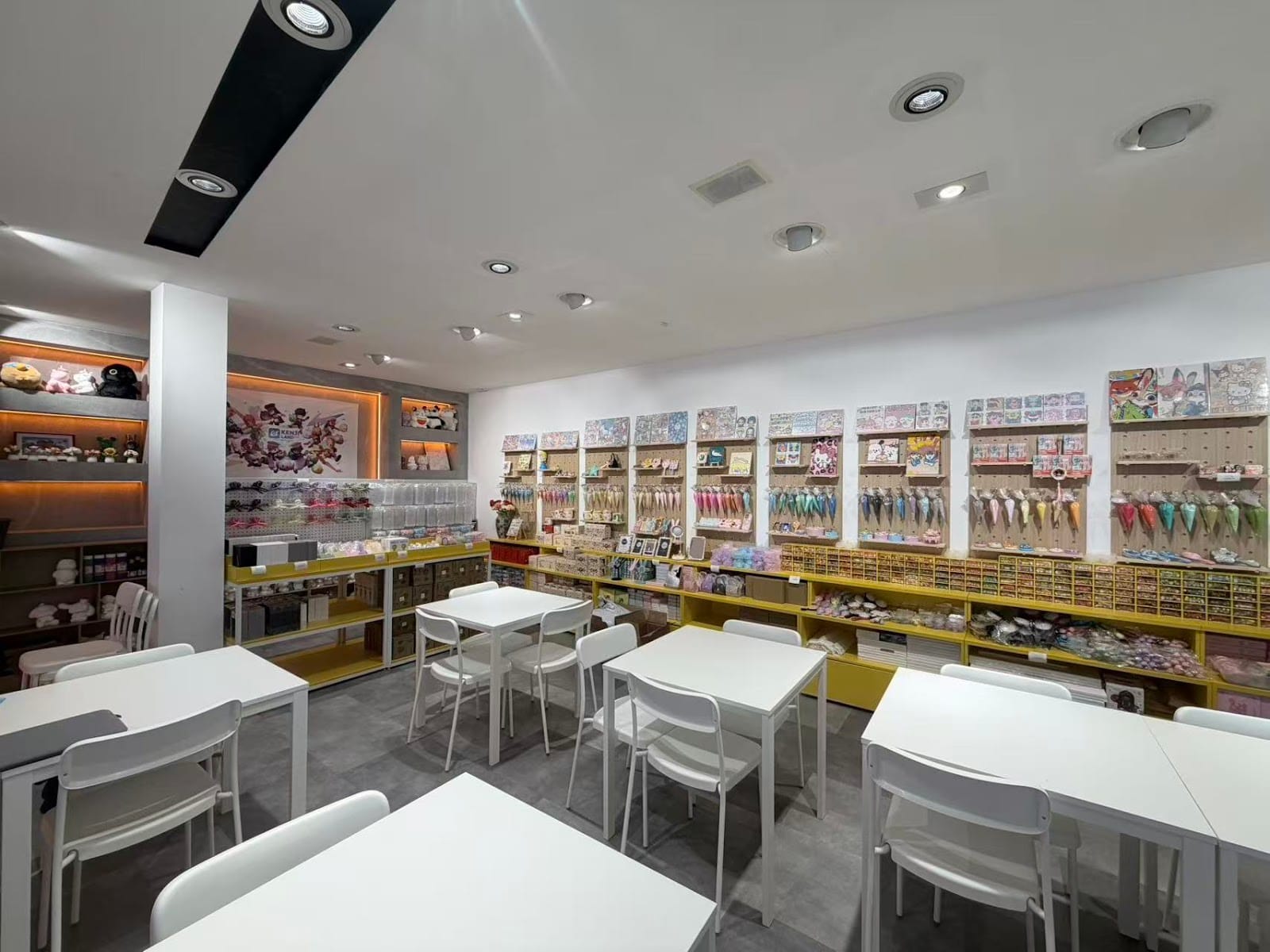 Oopstay Art Cafe