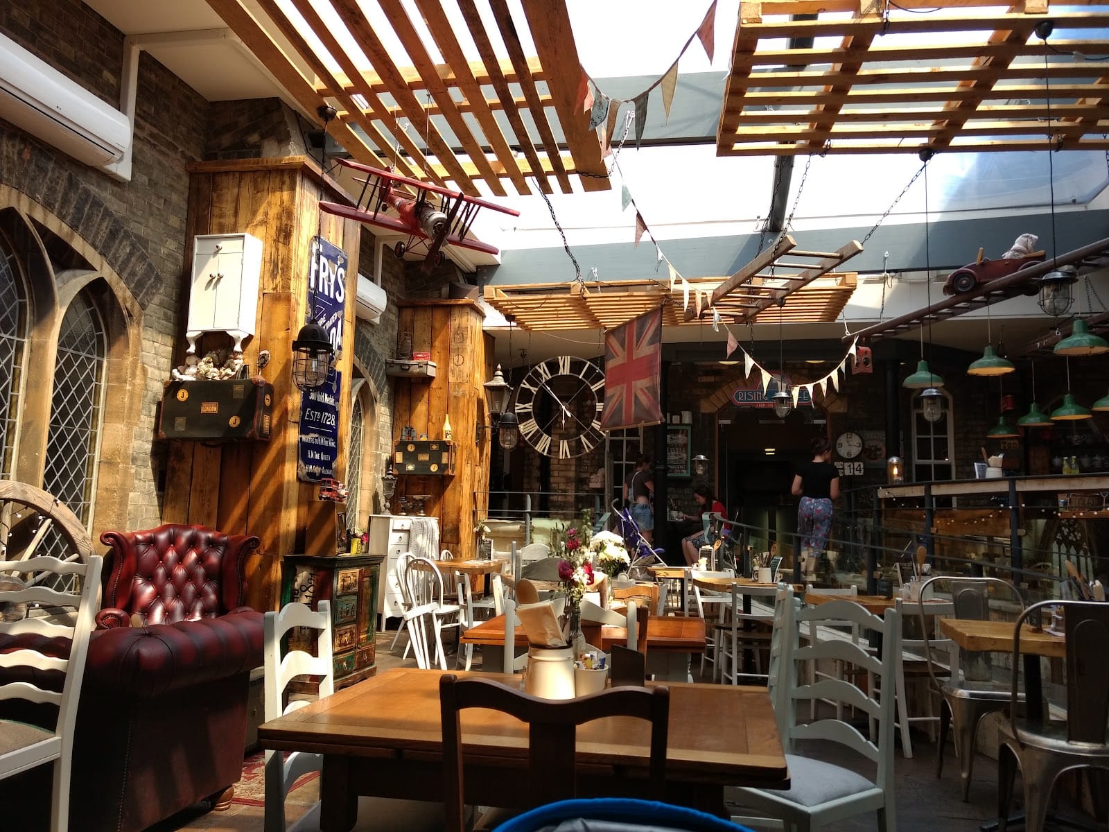 Rising Cafe