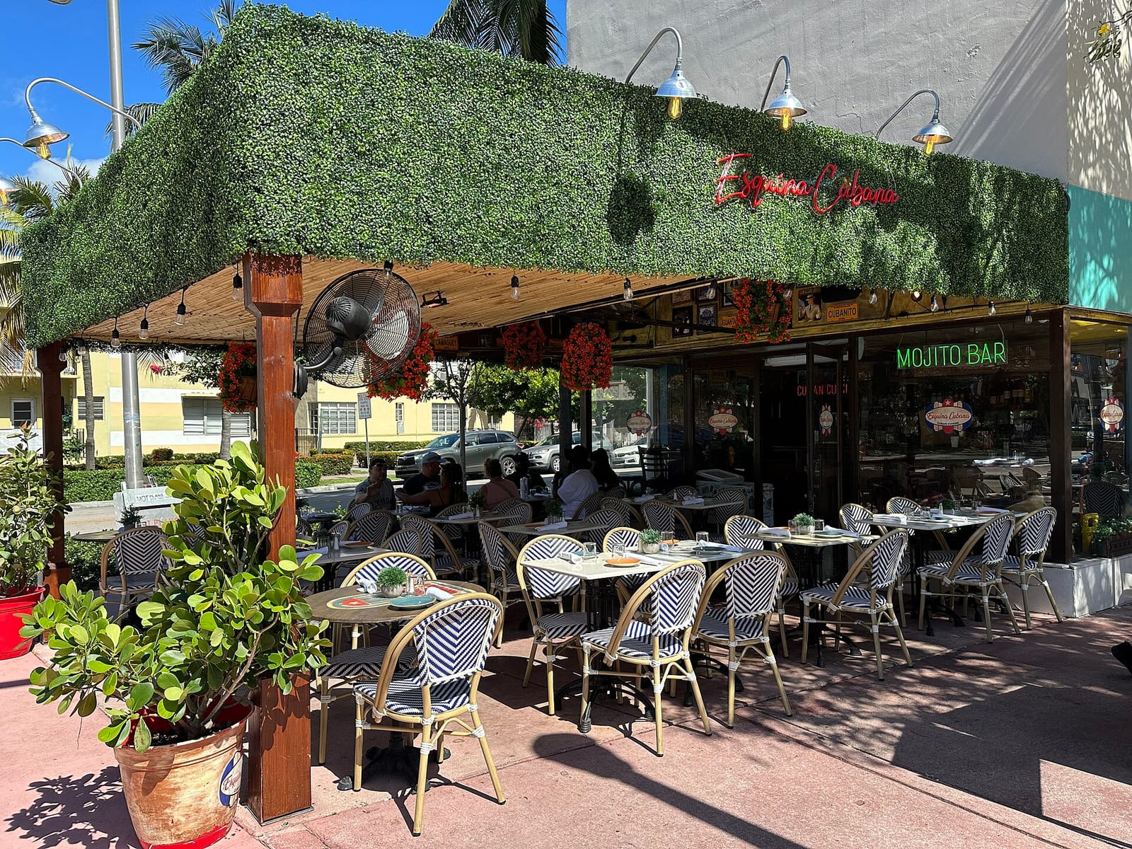 Cafe Del Mar