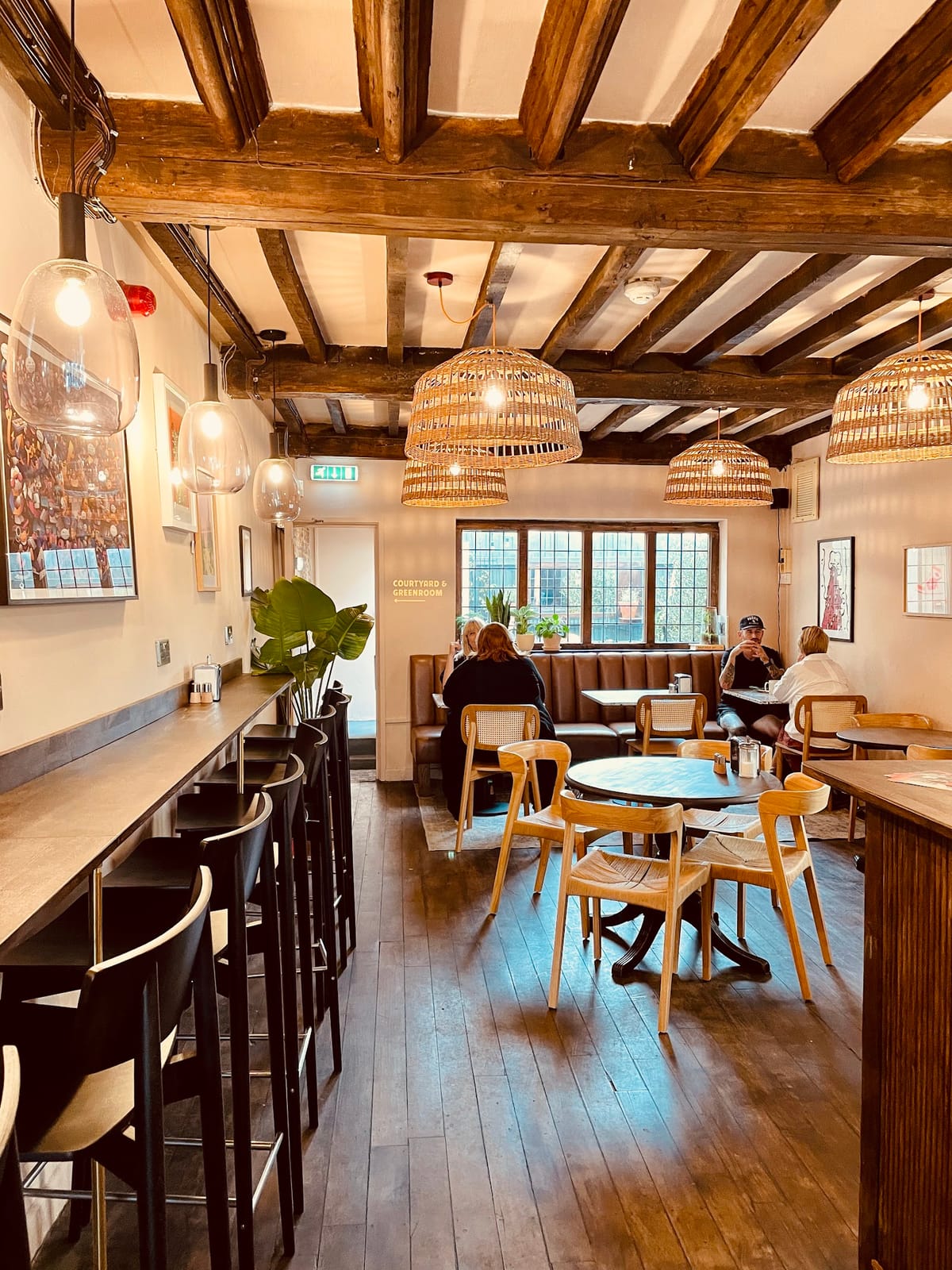 Dick's Cafe/Bar