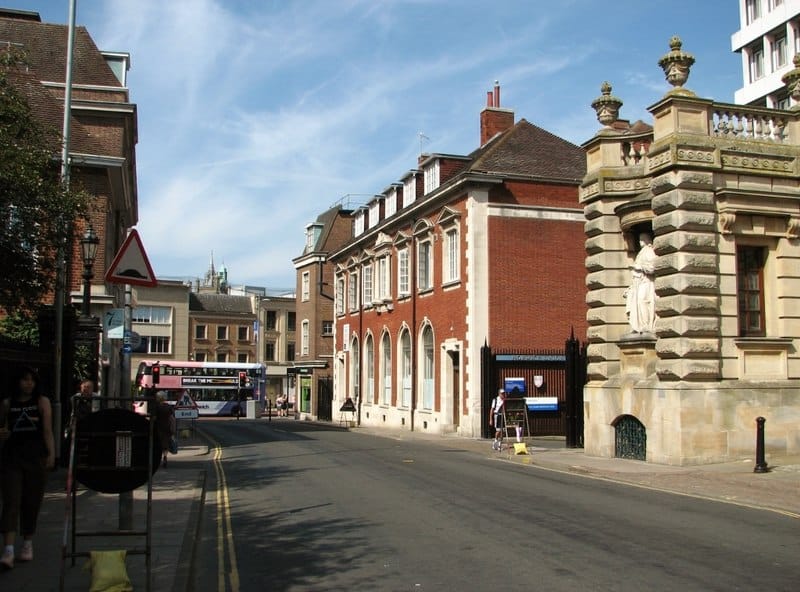7 Surrey Street photo 5