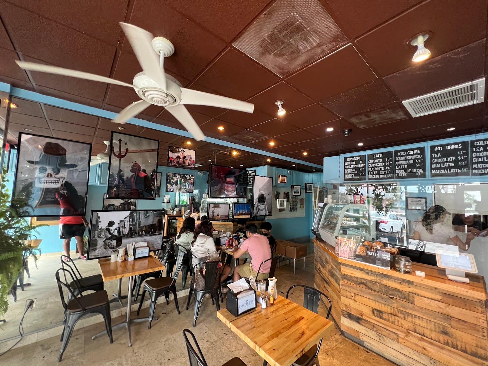 Cachito Coffee & Bakery