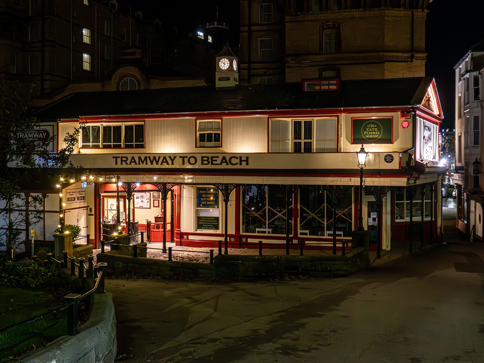 The Cat’s Pyjamas Bar & Eatery photo 3