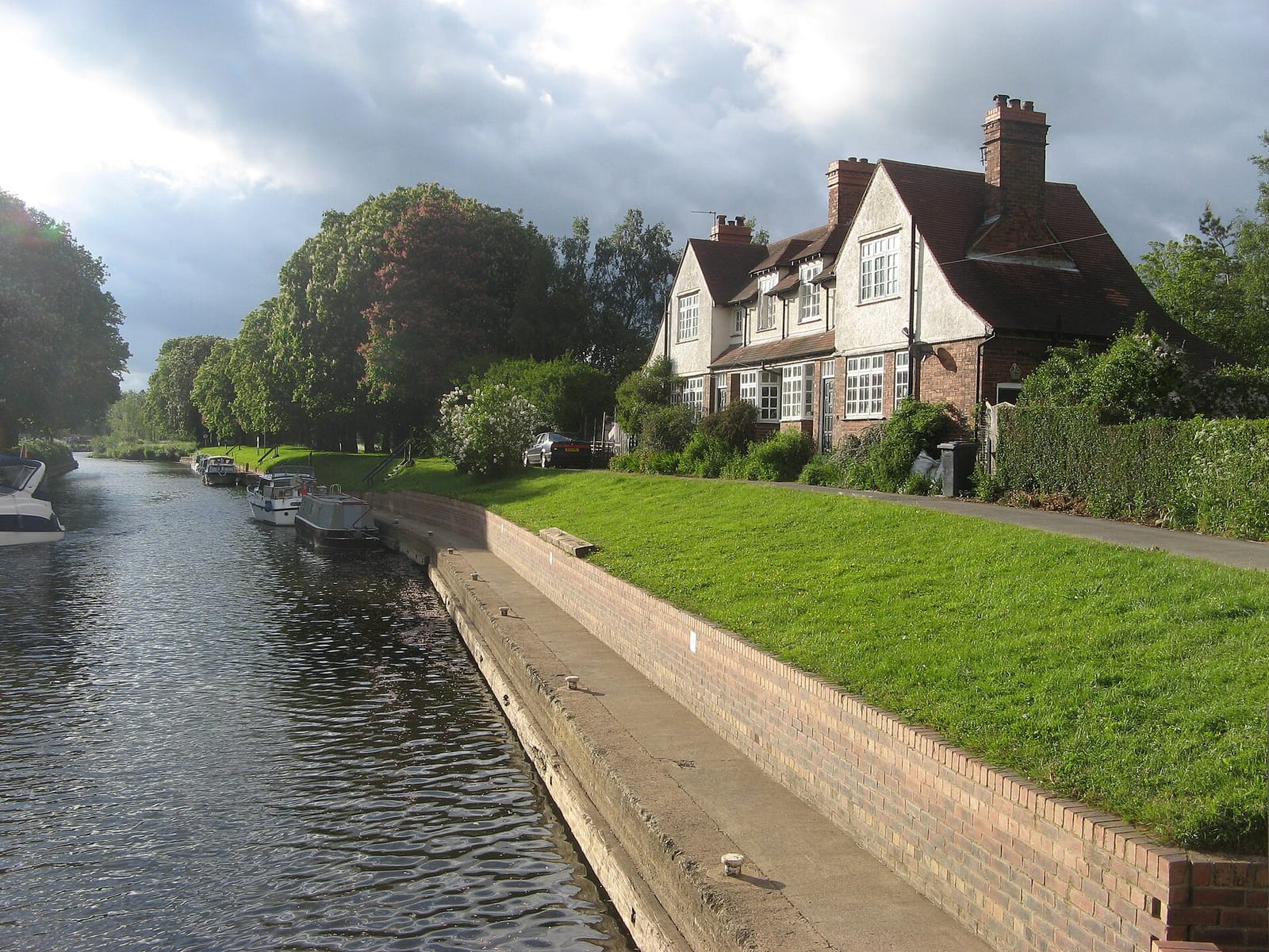 Tea by the Lock