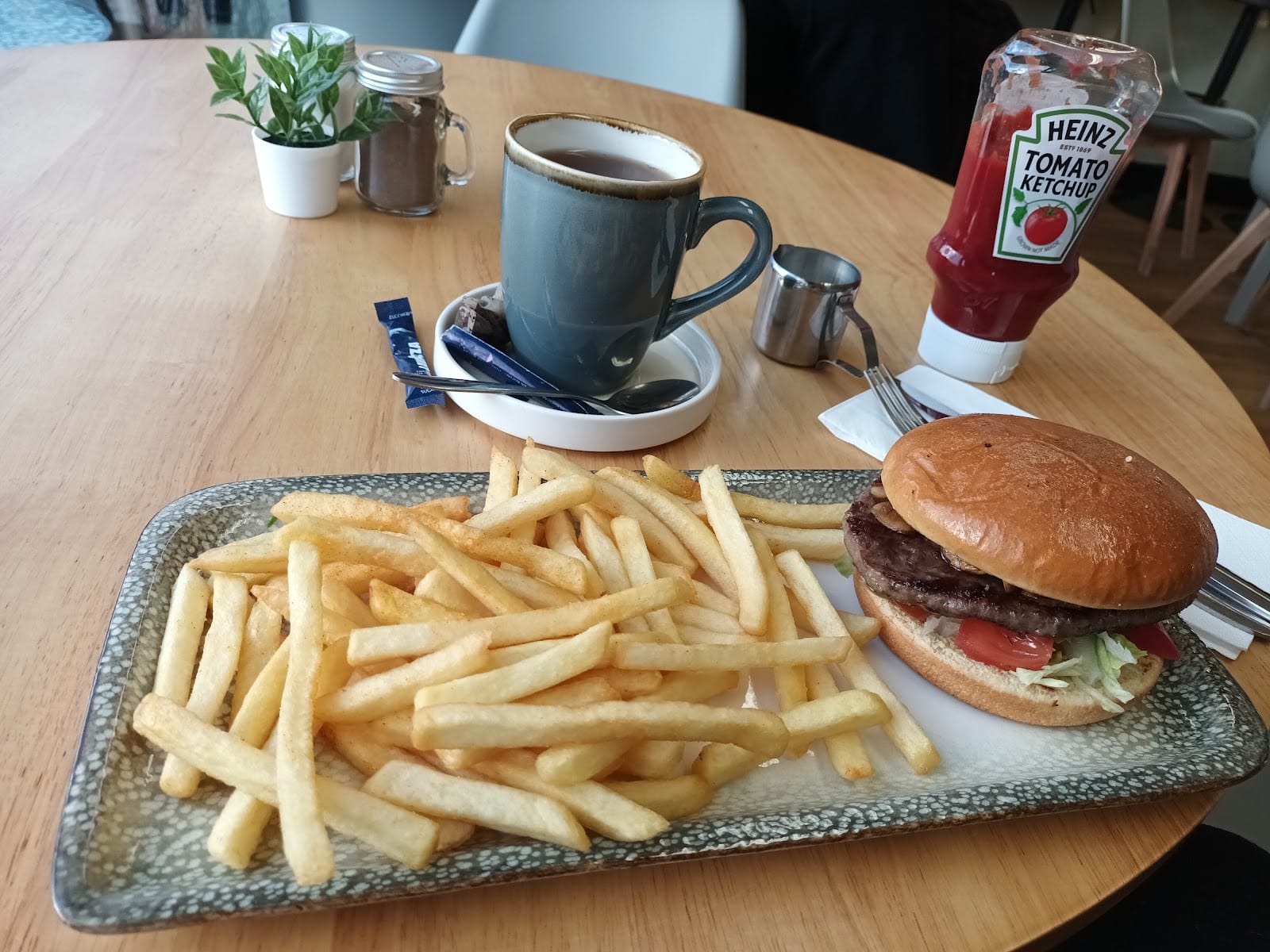 Paradise Café