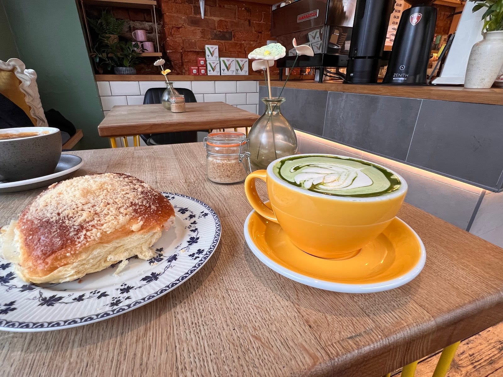 Coffee & Corner