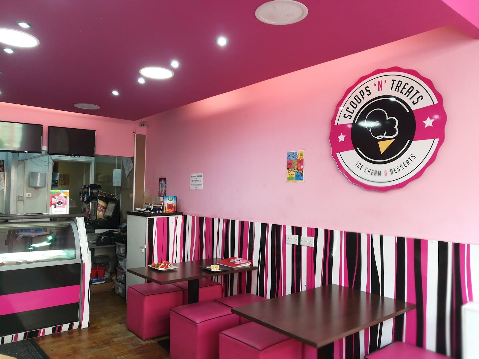 Scoops 'n' Treats