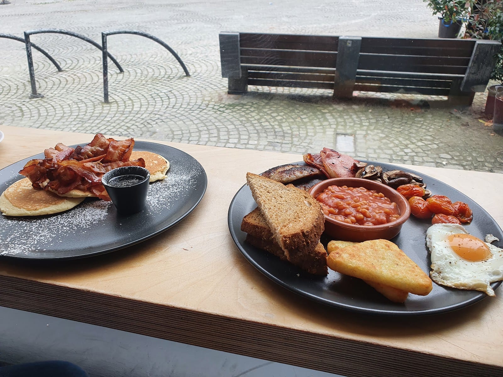 Cafe Contour