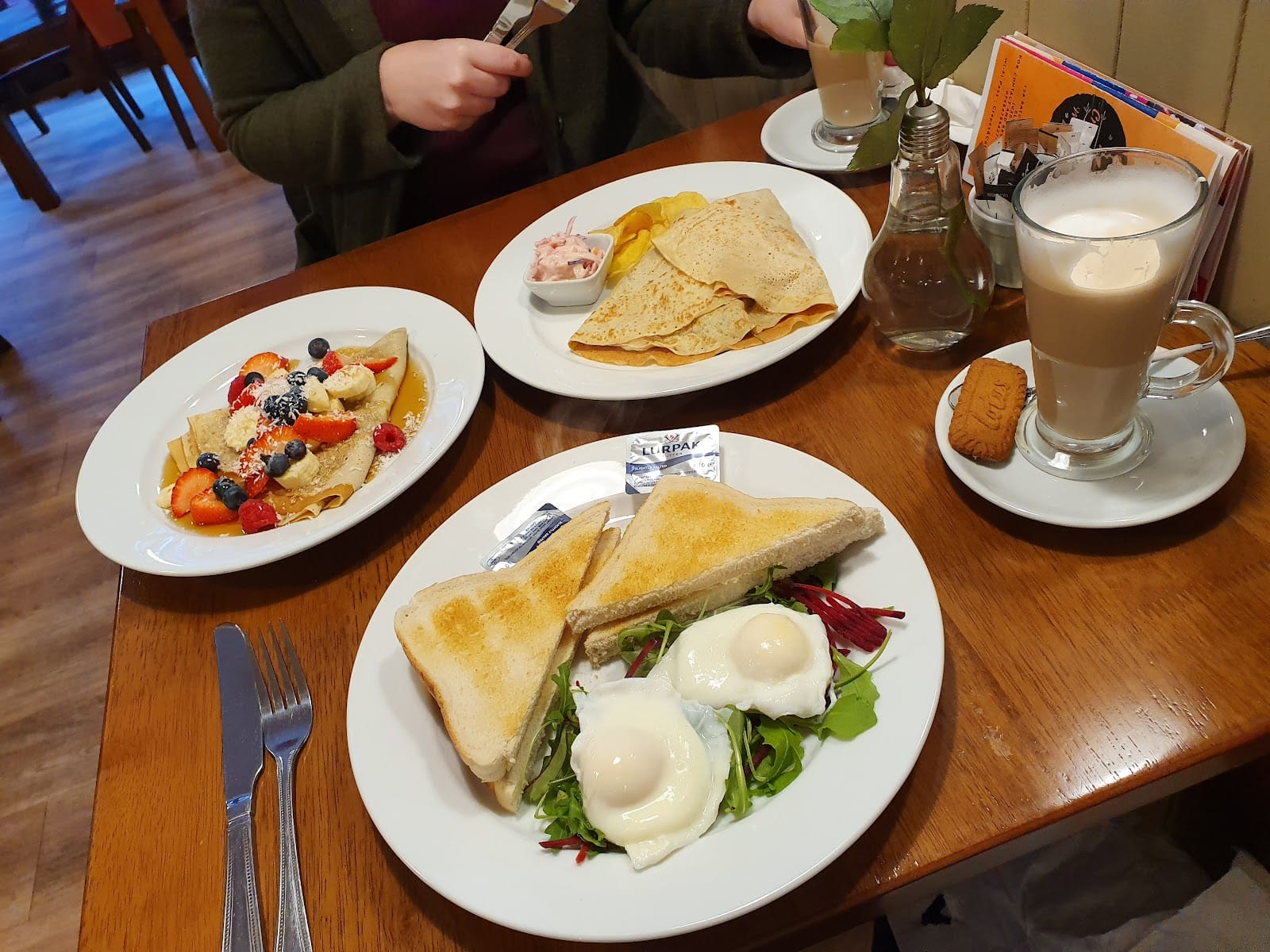 19 Crepes & Coffee