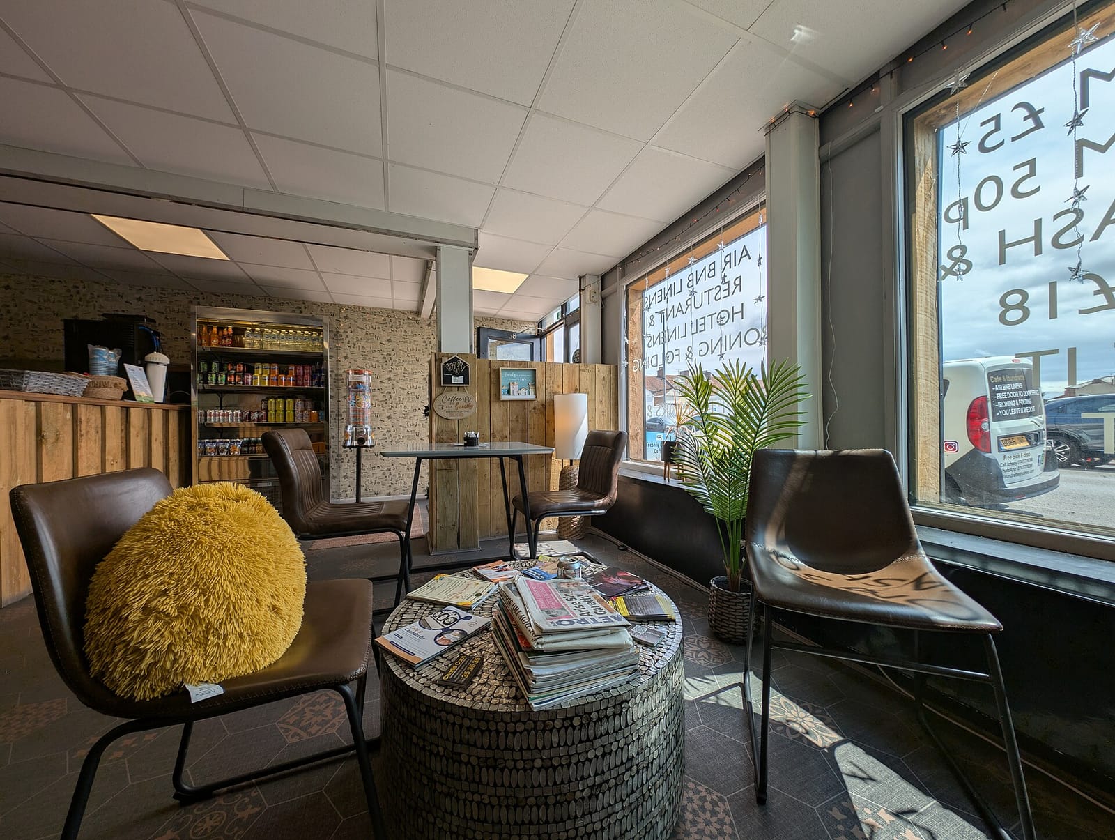 Cafe & Laundrette photo 4